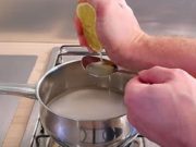 Toto je ten nejlepší domácí lék proti kašli a nachlazení. Už nikdy více nebudete kupovat předražené sirupy. Pomůže i dětem