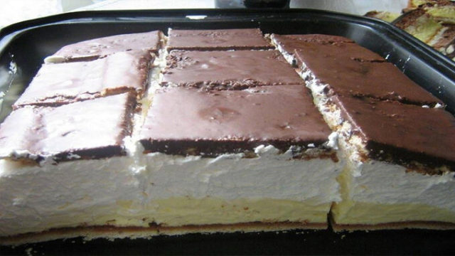 Fantastický domácí krémový dezert s čokoládou a famózní chutí! Milují ho malí i velcí