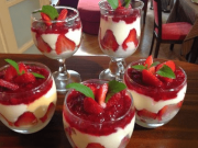 Recept na sladké jahodovo-krémové pokušení s pudinkem bez cukru. Toto je nejlepší jahodová pochoutka, jakou jsem kdy jedla!